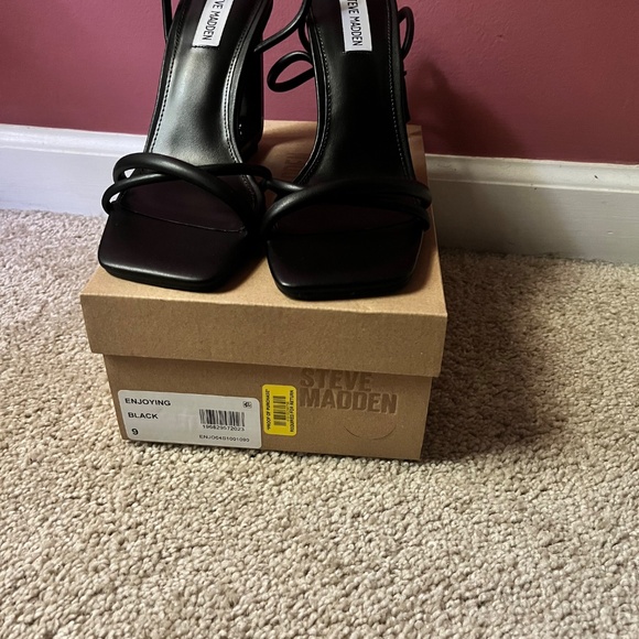 Shoes - Picture 3 of 5